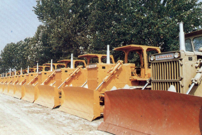 產(chǎn)品整裝待發(fā)。自1984年對銷售實行了承包責(zé)任制，調(diào)動了職工的積極性，增強了責(zé)任感，從而改變了過去等、靠、要的被動局面。