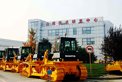 2009年，山推研發(fā)中心被國家人事部批準(zhǔn)設(shè)立博士后科研工作站，同年召開首屆科技創(chuàng)新大會。